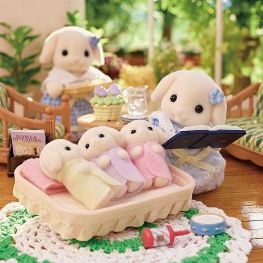 Sylvanian Families Blossom Gardening Set - Flora Rabbit Sister & Brother