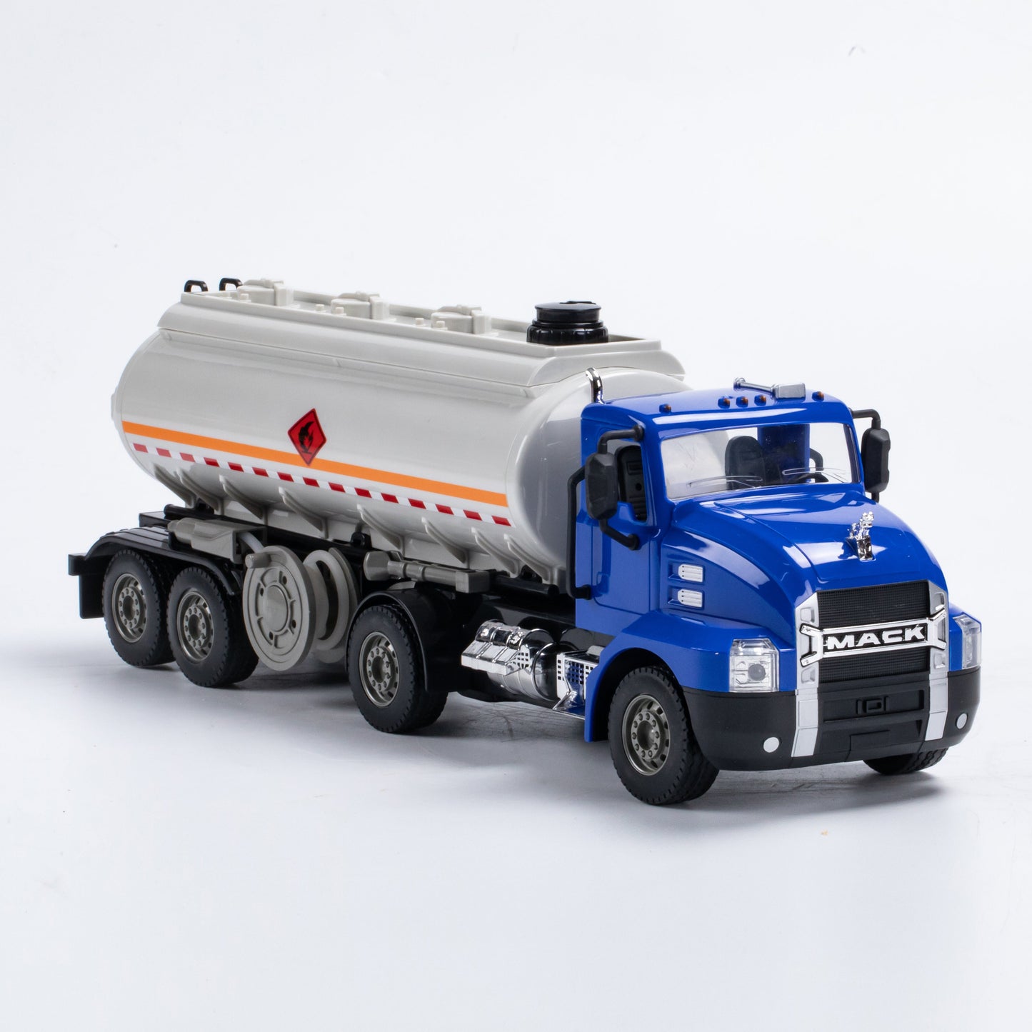 Double E Licensed Mack Tank Truck 1/26 Scale E582-003