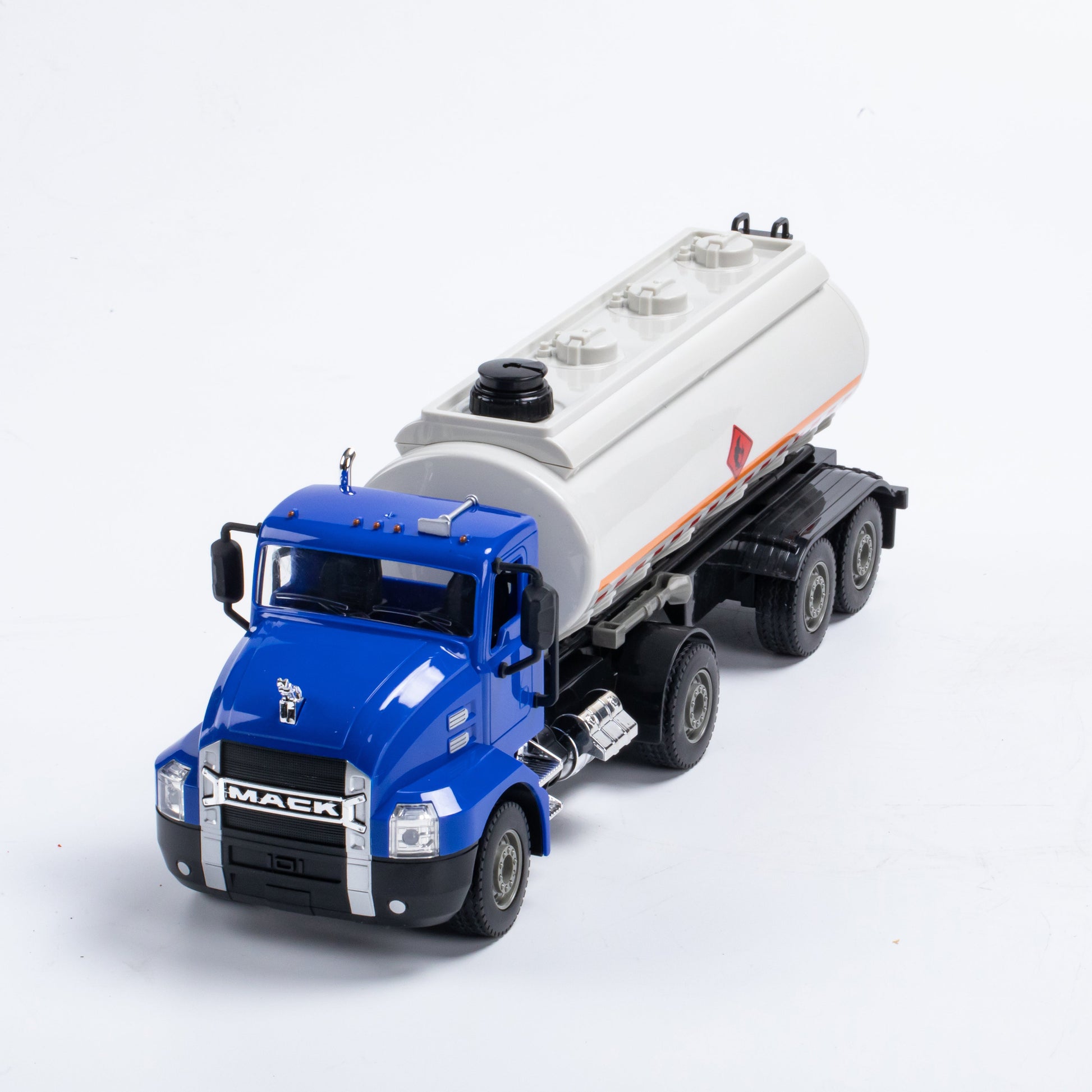 Double E Licensed Mack Tank Truck 1/26 Scale E582-003