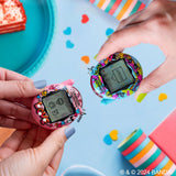 Bandai Tamagotchi Connection True Friends - Blue Graffiti and Pink Graffiti