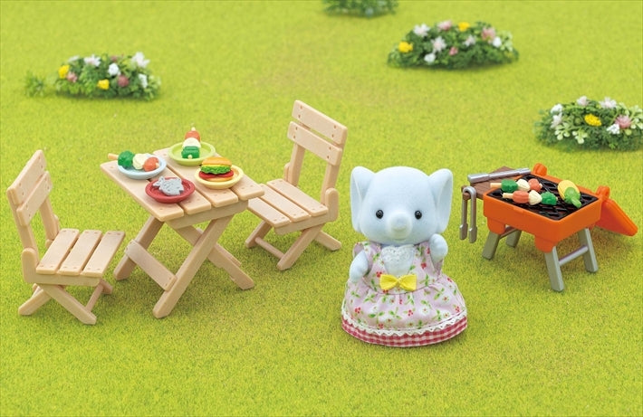 Sylvanian Families Bbq Picnic Set - Elephant Girl Free Gift