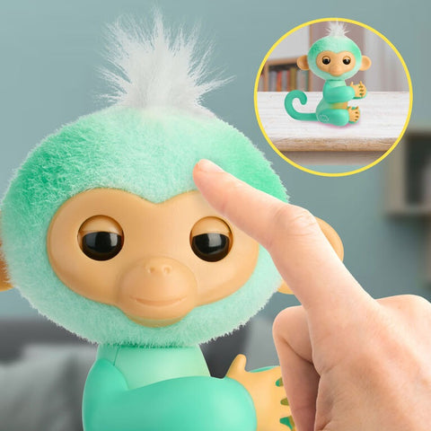 Fingerlings Interactive Baby Monkey Charli, 70+ Sounds & Reactions