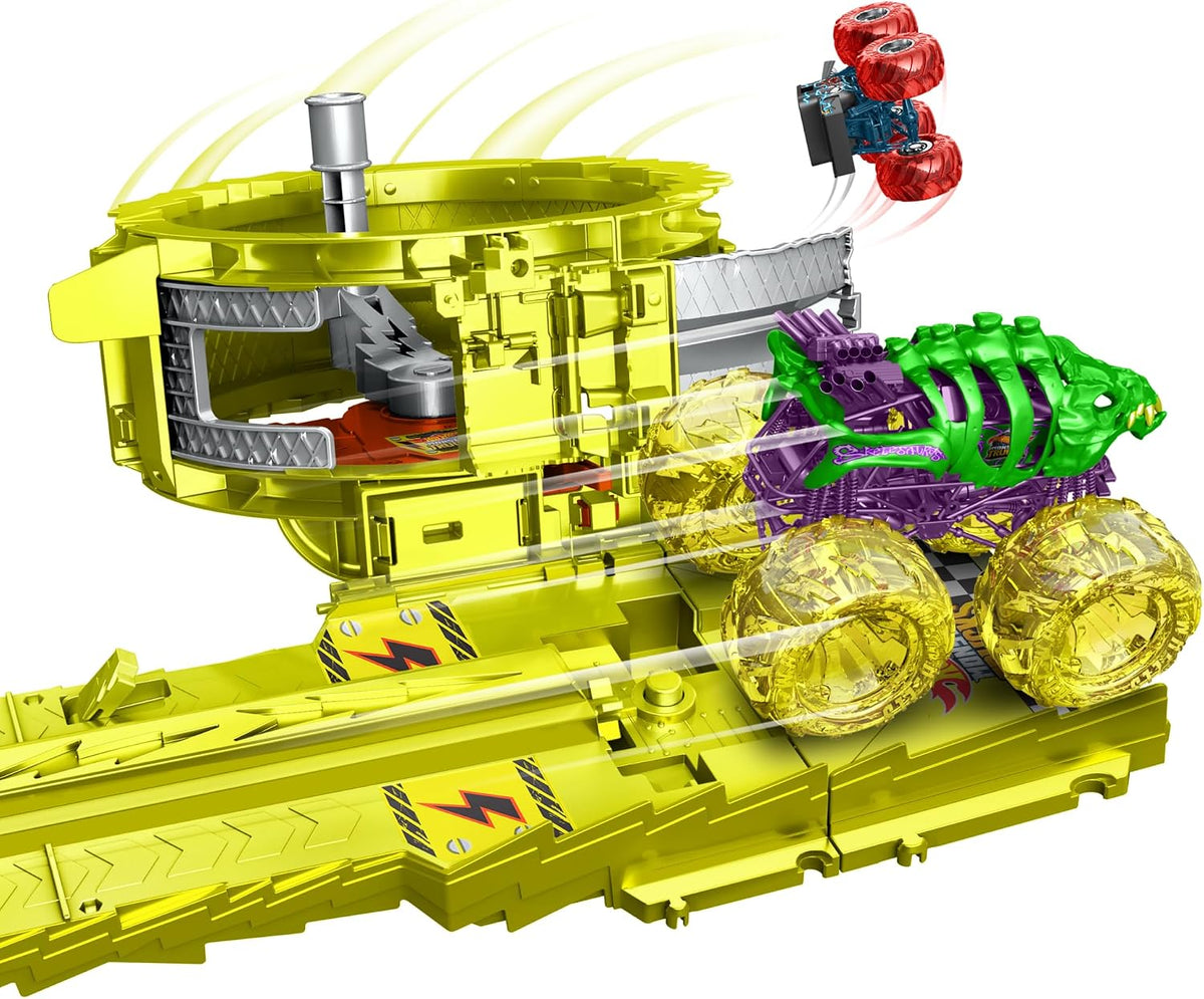 Hot Wheels Monster Trucks Power Smashers Charge & Chase Challenge Track Set