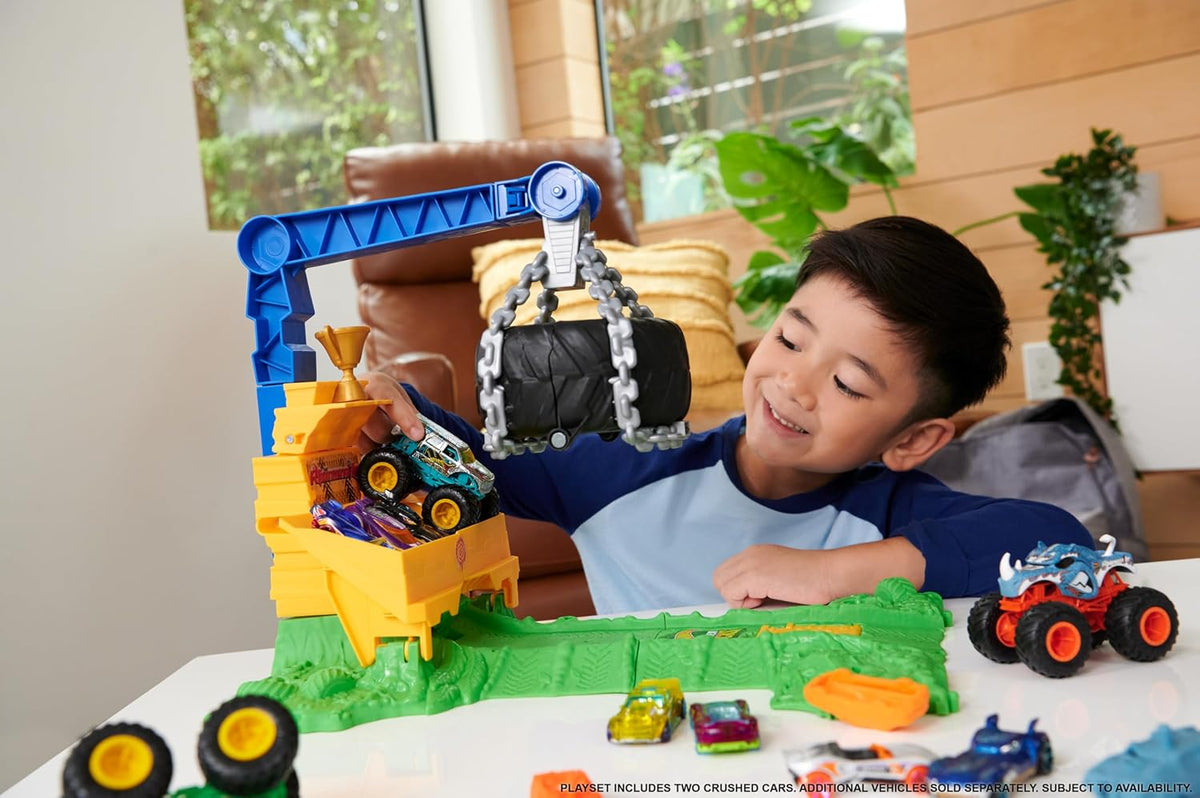 Hot Wheels Monster Trucks Rhinomite Chargin’ Challenge Playset