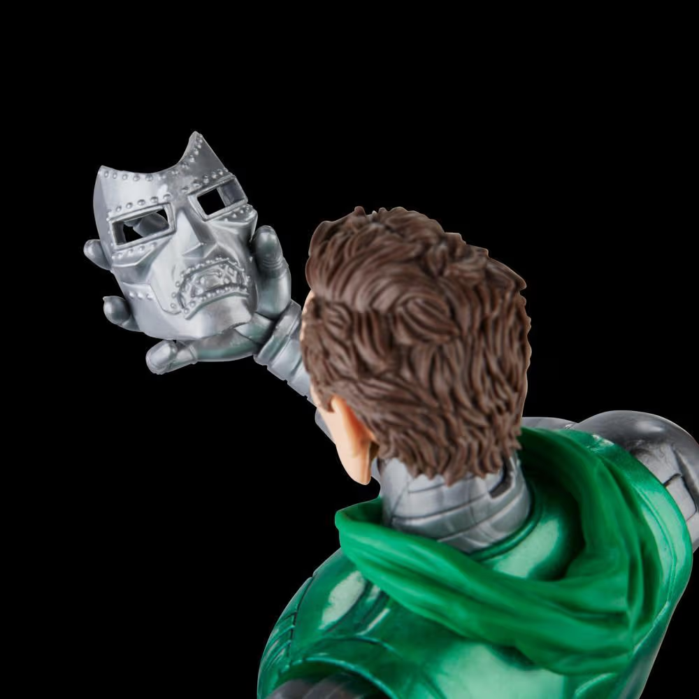 Marvel Legends Series Captain Marvel vs. Doctor Doom, 6 Inch
