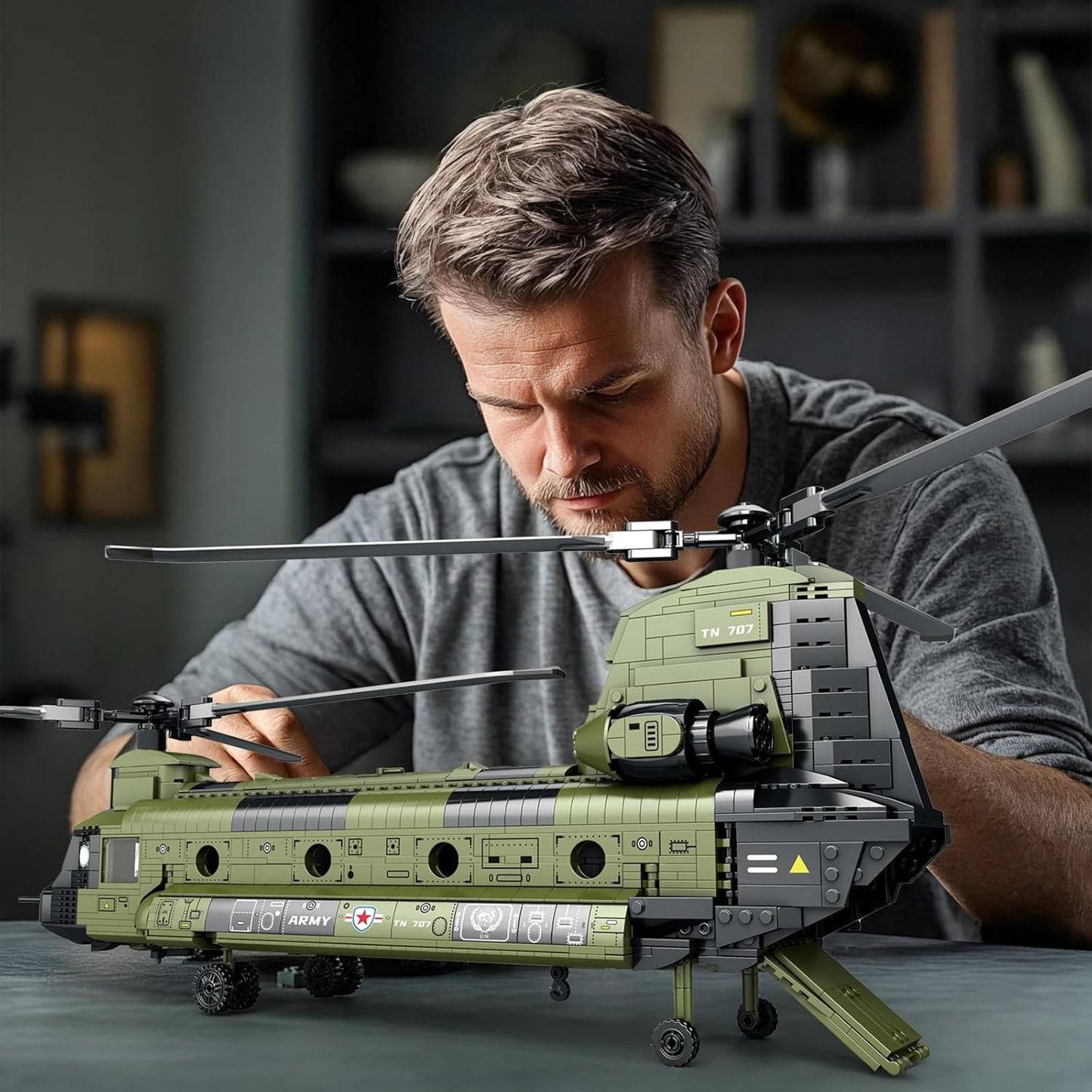 Reobrix CH-47 Transport Helicopter Chinook 33031