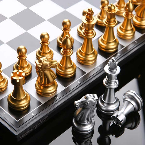 Medieval Chess Set With High Quality Magnetic Chessboard 32 Gold Silver Chess Pieces