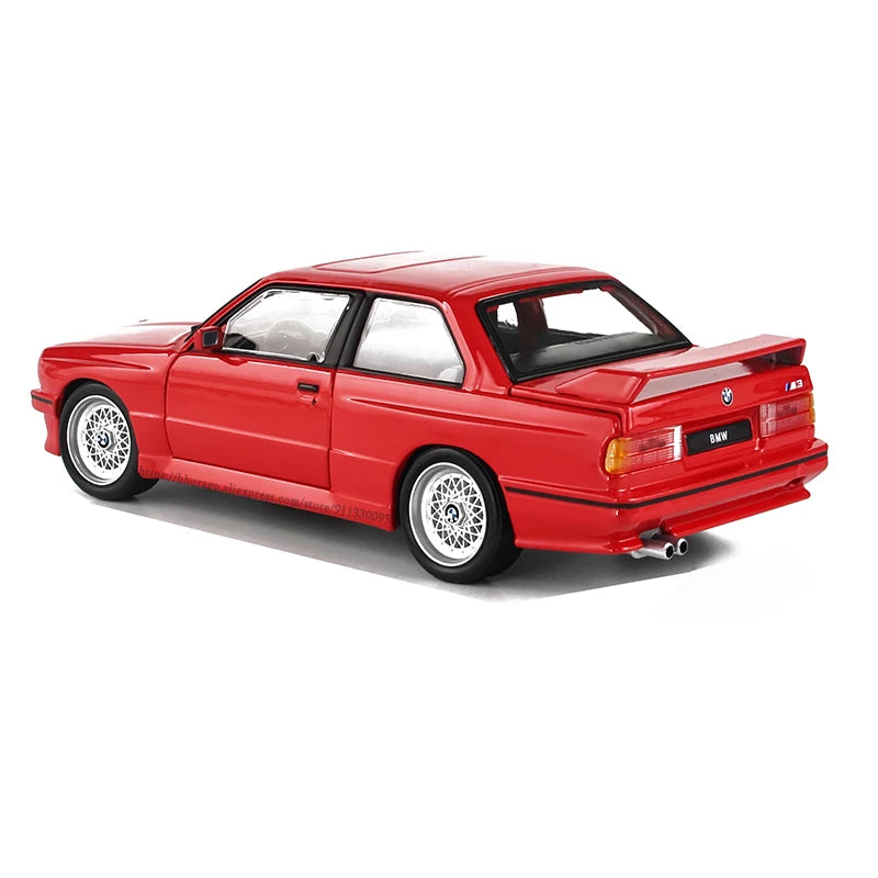 Bburago 1:24 White BMW M3 (E30) 1988 Alloy Model Car Luxury Vehicle Diecast