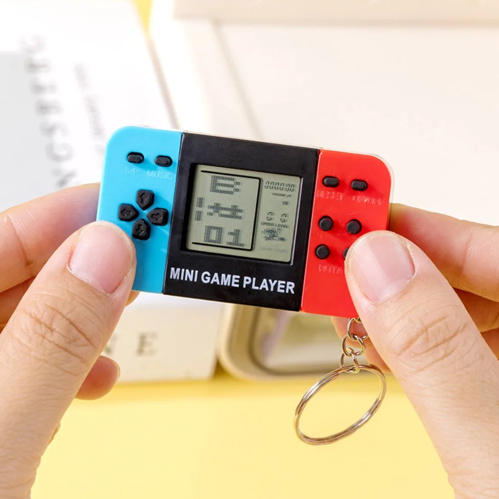 Handheld electronic game console