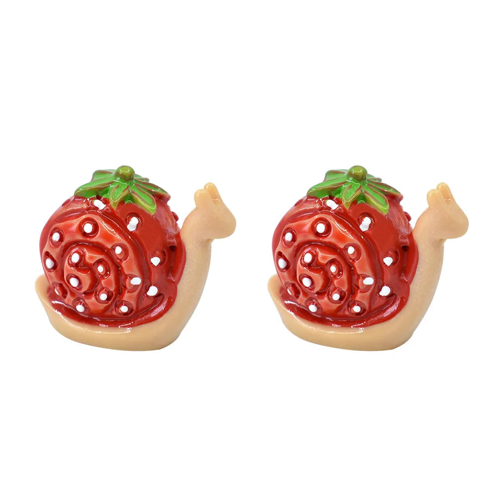 5pcs Mini Kawaii Resin Strawberry Snail Figurine