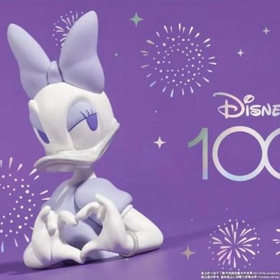 Soap Studio Disney100 Donald Duck and Daisy Duck Love Hand Mini Bust