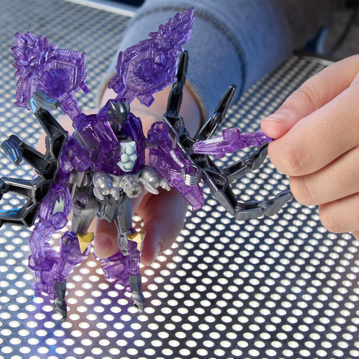 Transformers Cyberworld Armored Cyber Changers Airachnid