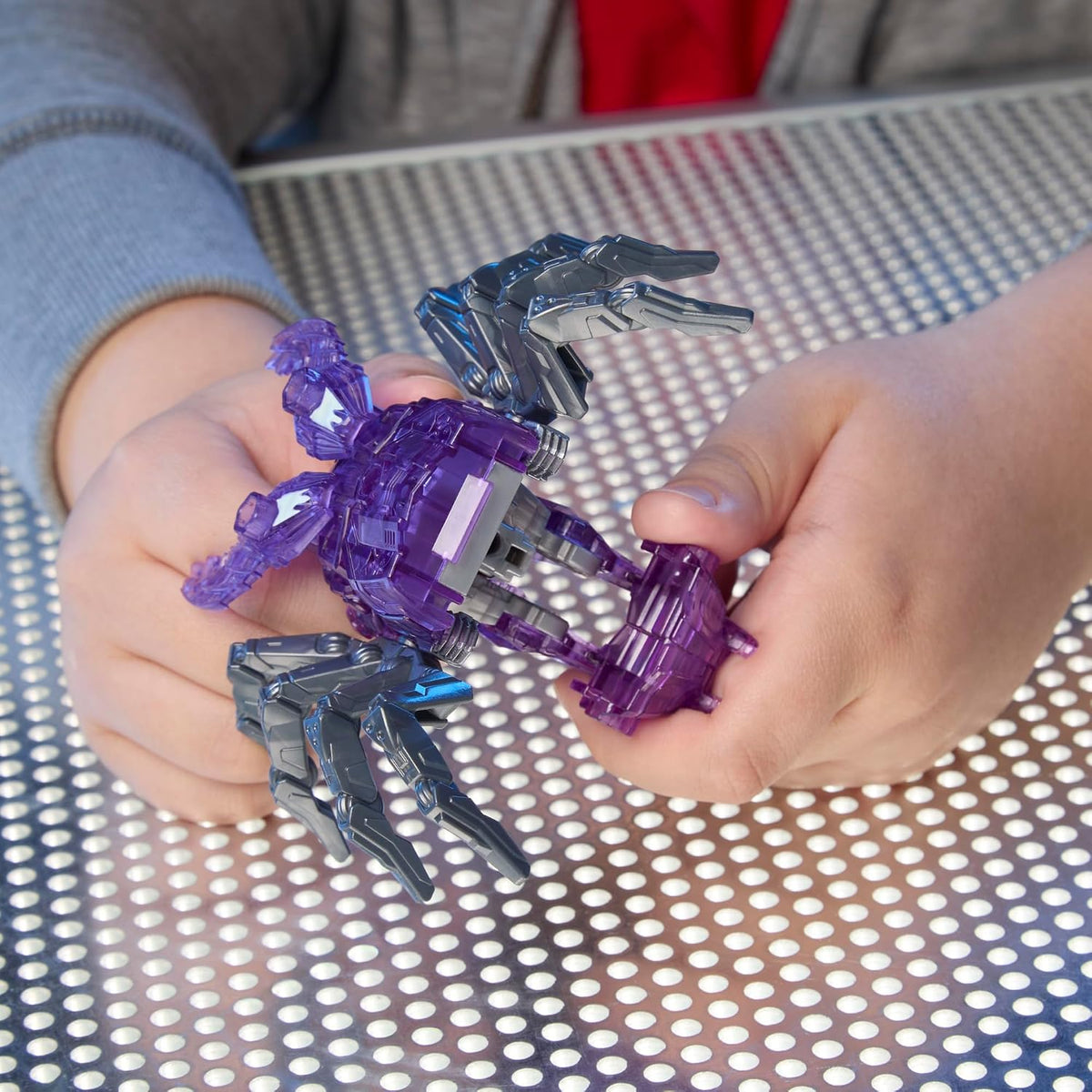 Transformers Cyberworld Armored Cyber Changers Airachnid