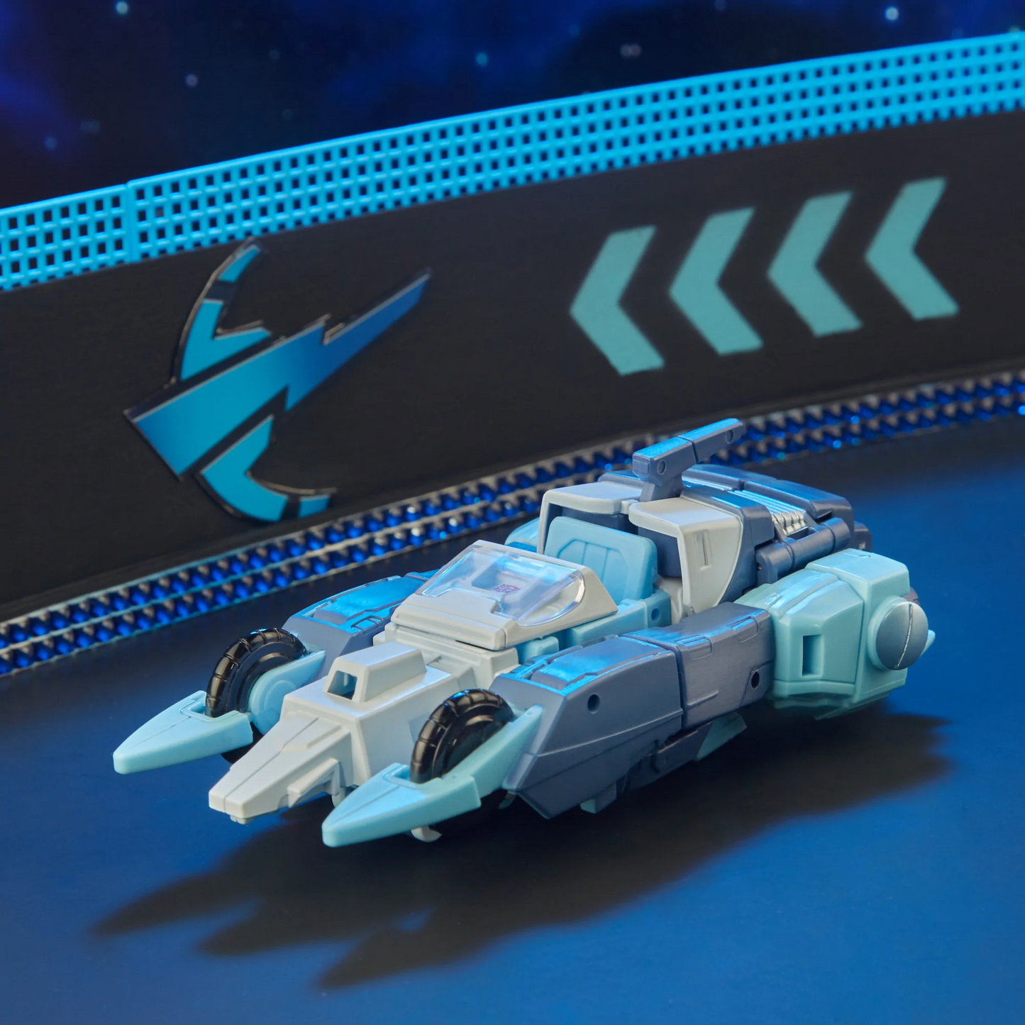 Transformers Legacy Velocitron Speedia 500 Collection Deluxe Blurr