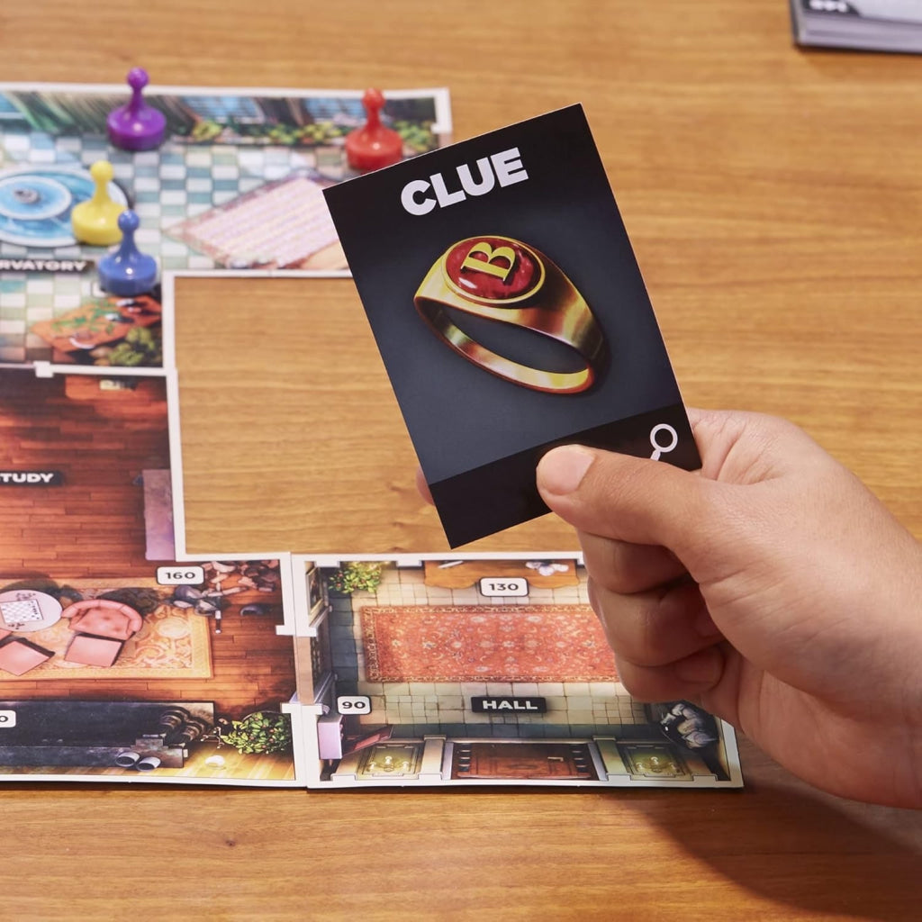 Clue Treachery at Tudor Mansion - Hasbro Gaming