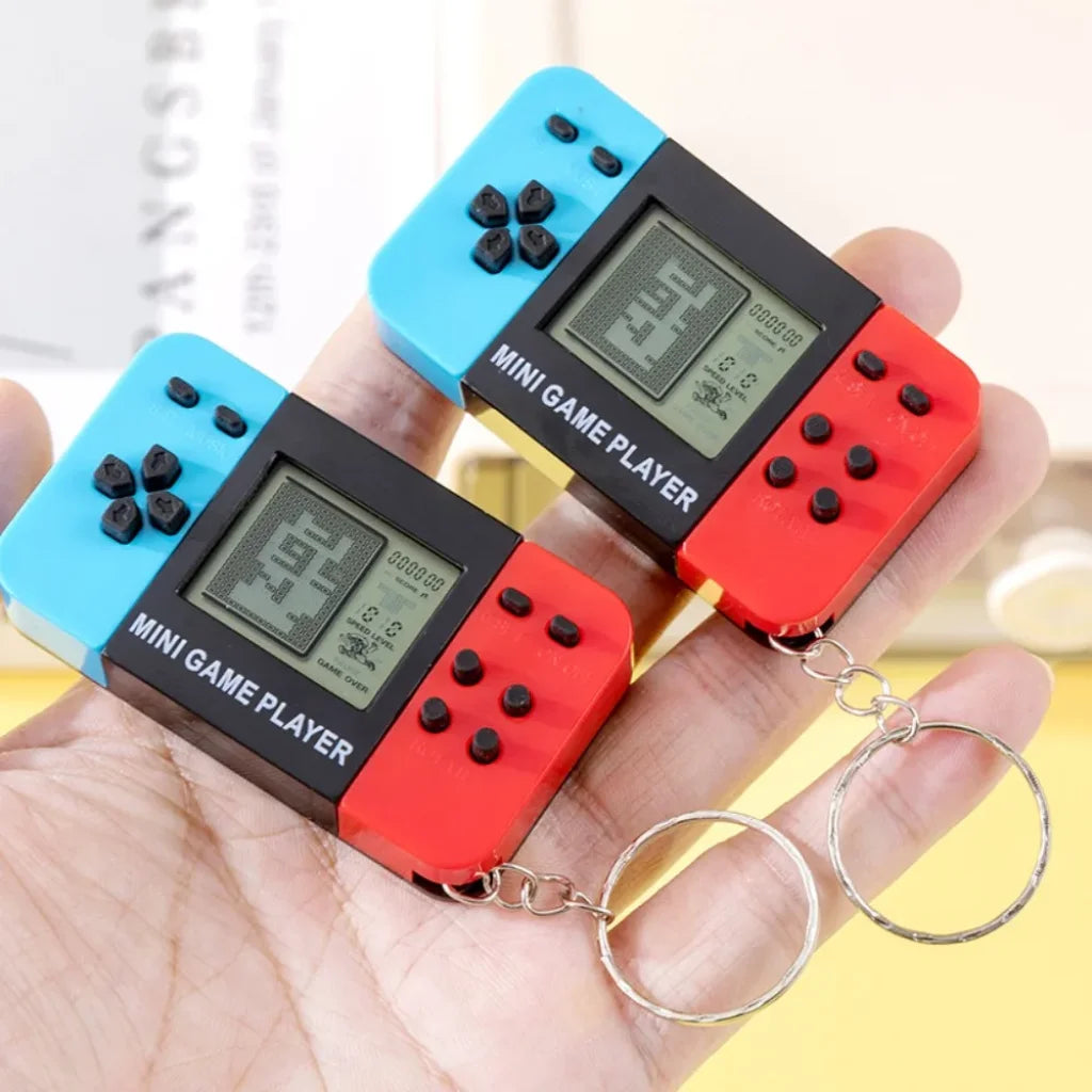 Handheld electronic game console