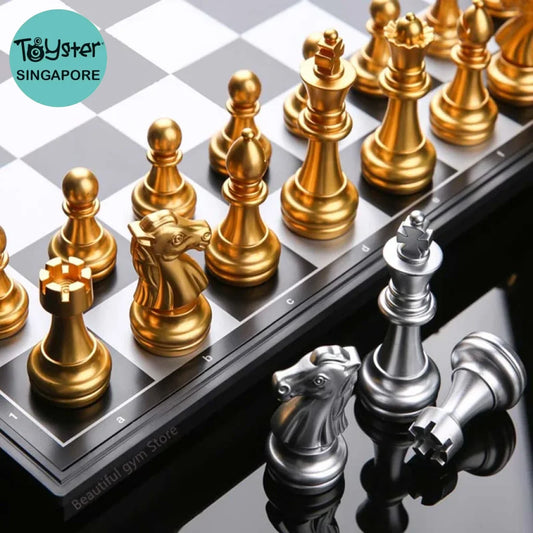 Medieval Chess Set With High Quality Magnetic Chessboard 32 Gold Silver Pieces