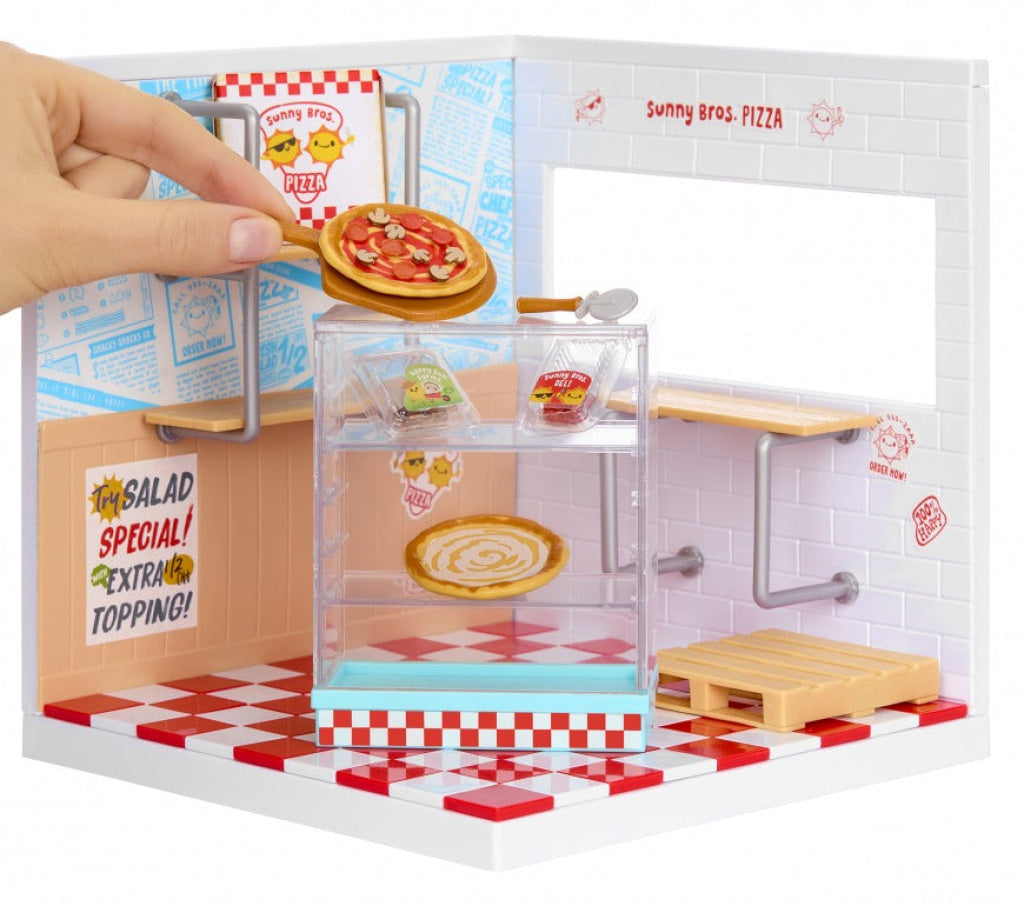 MGA’s Miniverse Spaces Starter Pack - Pizza Shop - MGA Miniverse