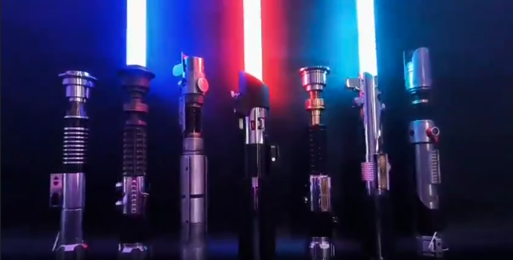 加载视频：SaberVold Iconic Lightsaber