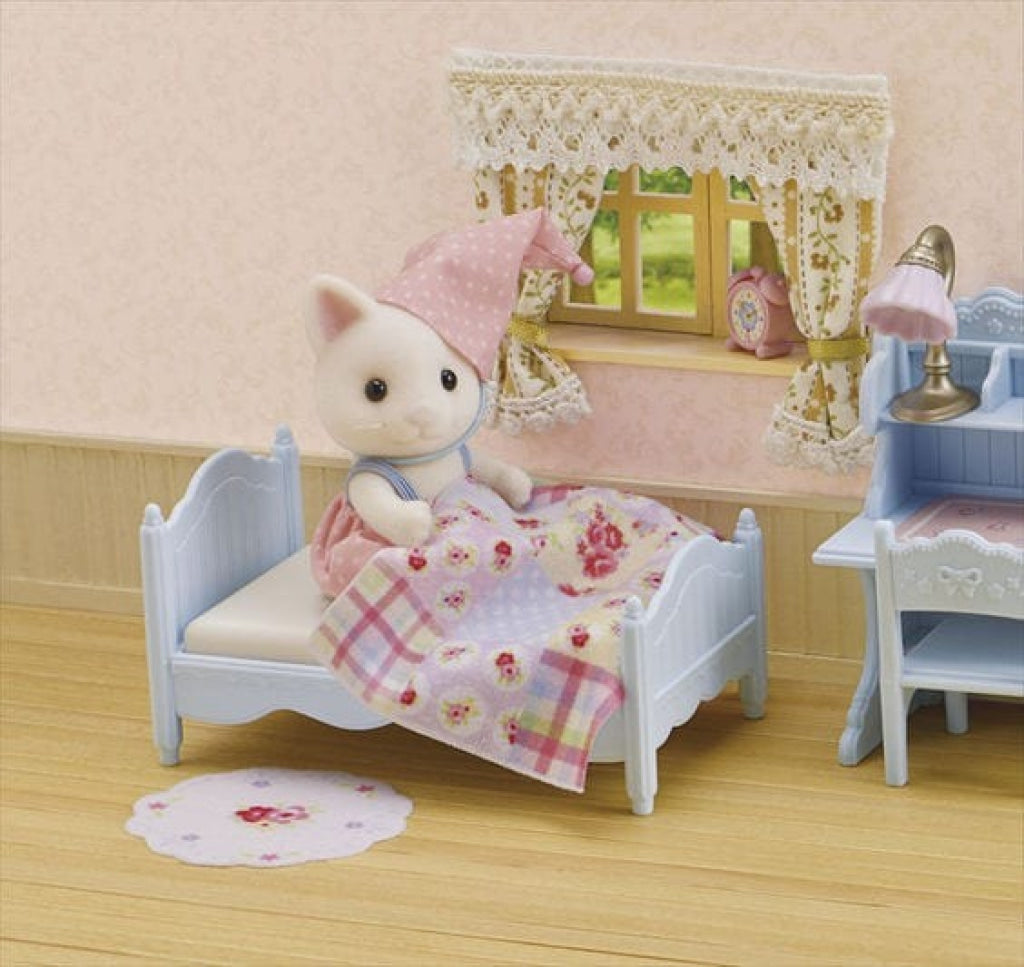 Sylvanian Families Floral Cat Girl’s Naptime Set Sylvanian Families