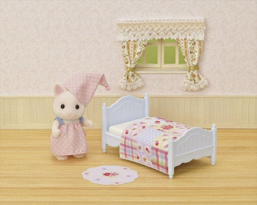 Sylvanian Families Floral Cat Girl’s Naptime Set Sylvanian Families