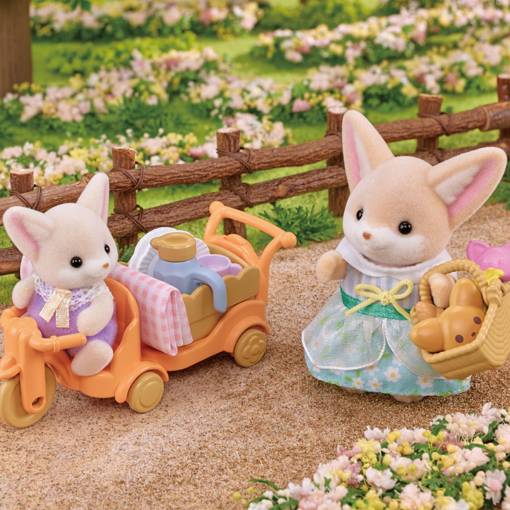 Sylvanian Families Sunny Picnic Set Fennec Fox Sister & Baby