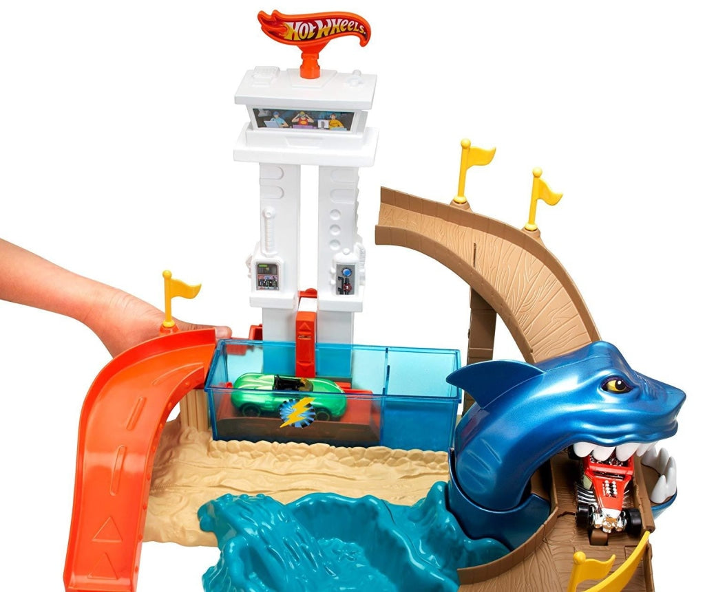 Hot Wheels Sharkport Showdown Trackset